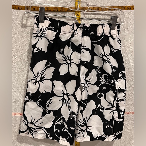 boys Hawaiian swim trunks - Picture 4 of 5